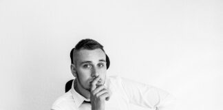 Jak zrobić podcięcie wentylacyjne w drzwiach?