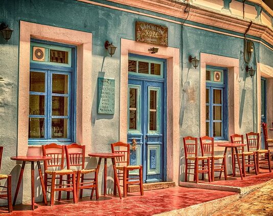 Jakie wybrać krzesła do salonu?