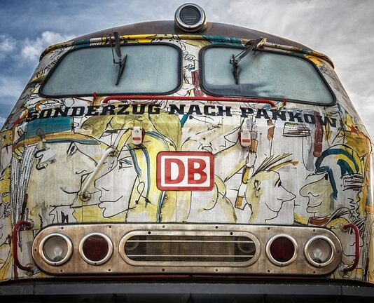 Czyim synem jest loki? Czyim synem jest loki?