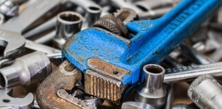 Z jaką siłą dokręcać śrubę miski olejowej?