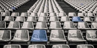 Jak dobrać kolor krzeseł do salonu?