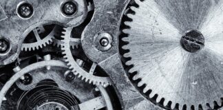 Z jakiego metalu jest młot Thora?