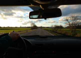 Gdzie znajduje się sterownik centralnego zamka bmw e39?