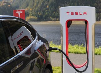 Jakie Tesla ma baterie?