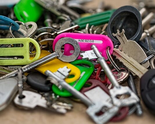 Jak odpalić auto na krótko bez kluczyka?