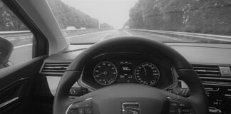 Jak włączyć tempomat w Citroen c4 Picasso?