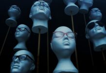 Czy daje się styropian pod kominek?