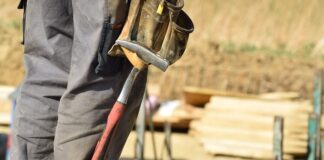 Do czego służy druga strona młotka?