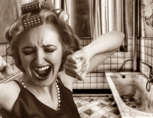 Ile kosztuje renowacja starego kredensu? Ile kosztuje renowacja starego kredensu?